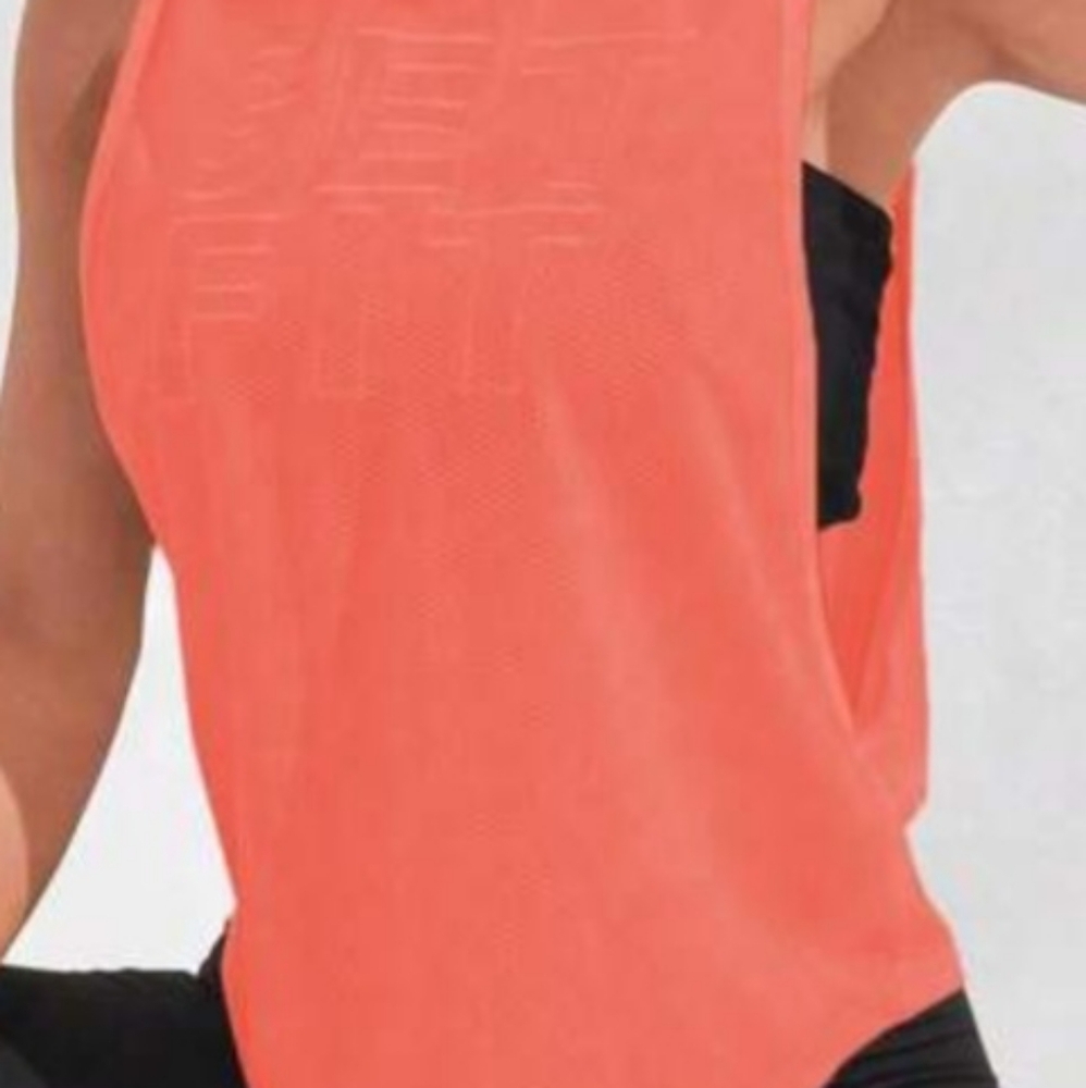 Workout top - Picture 3 of 7